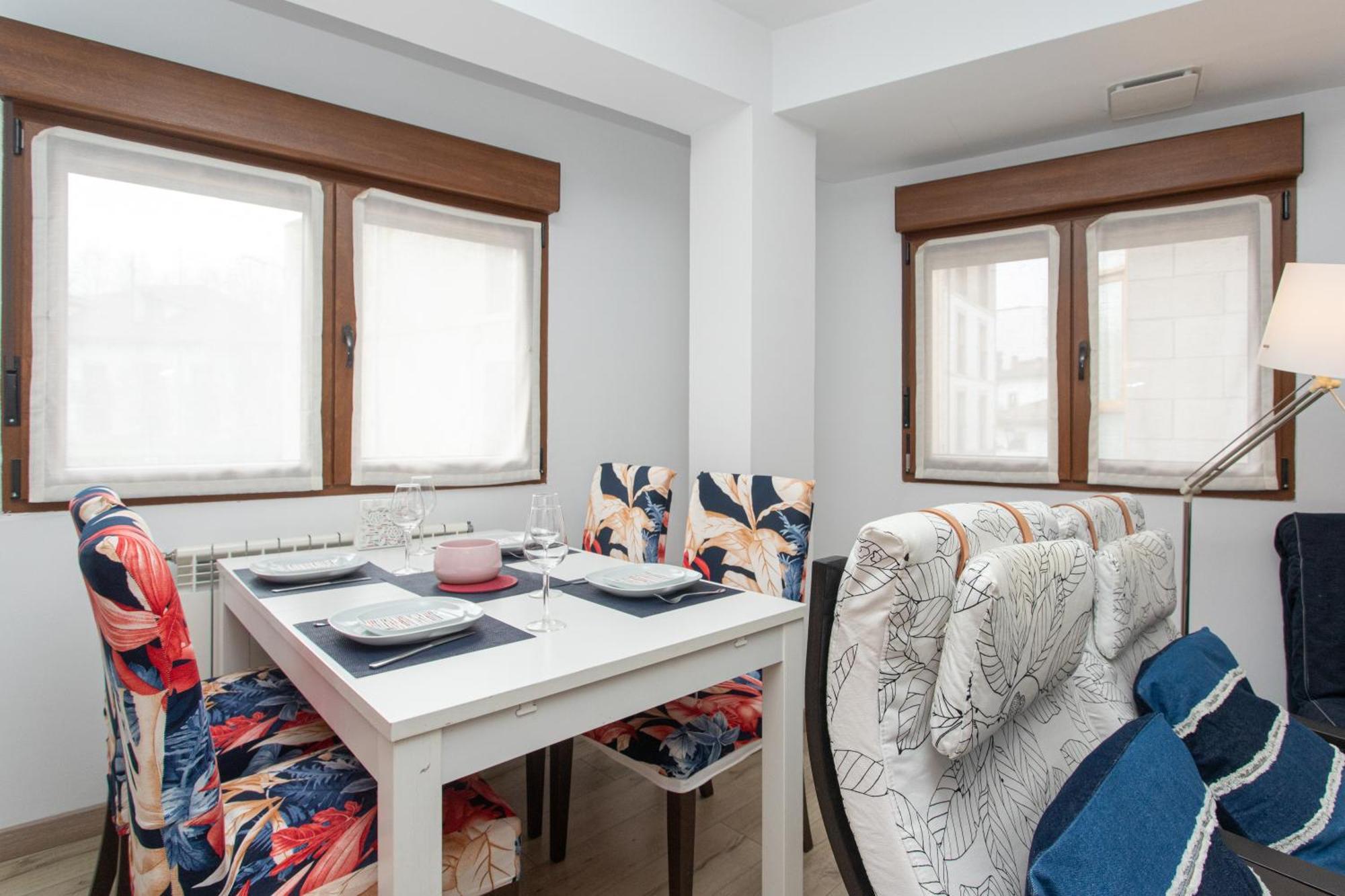 Onís La Plaza De Cangas Apartamento Turistico מראה חיצוני תמונה